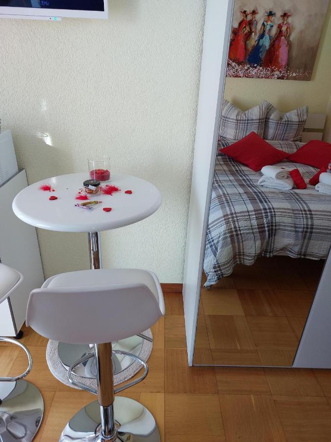 Joli Studio Avec Terrasse Et Vue Exclusivement Pour Non Fumeurs Belmont-sur-Lausanne ภายนอก รูปภาพ